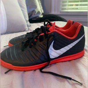 NIKE Tempo Legend 7 Club Indoor Soccer Shoes
